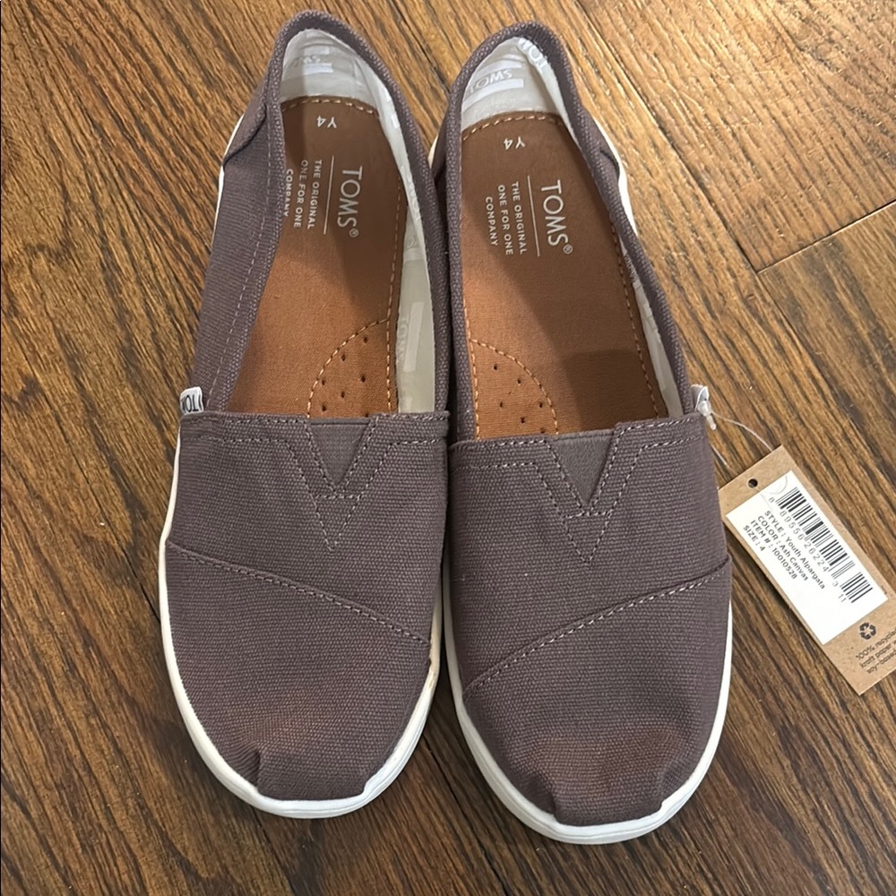 TOMS Youth Gray Slip-On Flats-NWT